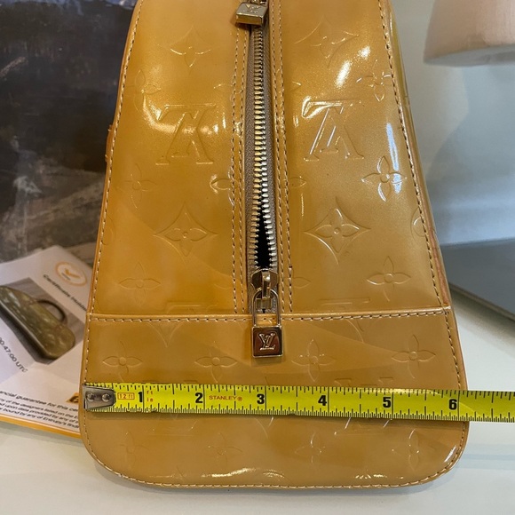 LOUIS VUITTON Monogram Mango Tompkins Square Bag - Picture 7 of 10